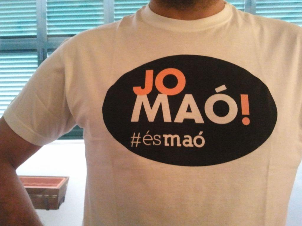 En las camisetas que circulan por Twitter se puede leer 'Jo Maó!' y el hashtag que ha hecho
