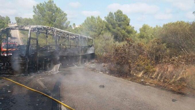 Arde un autobús que se dirigía al aeropuerto de Palma