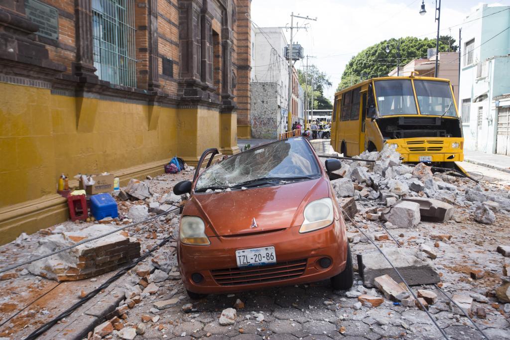 Al menos 47 muertos en el central Estado de México por el terremoto