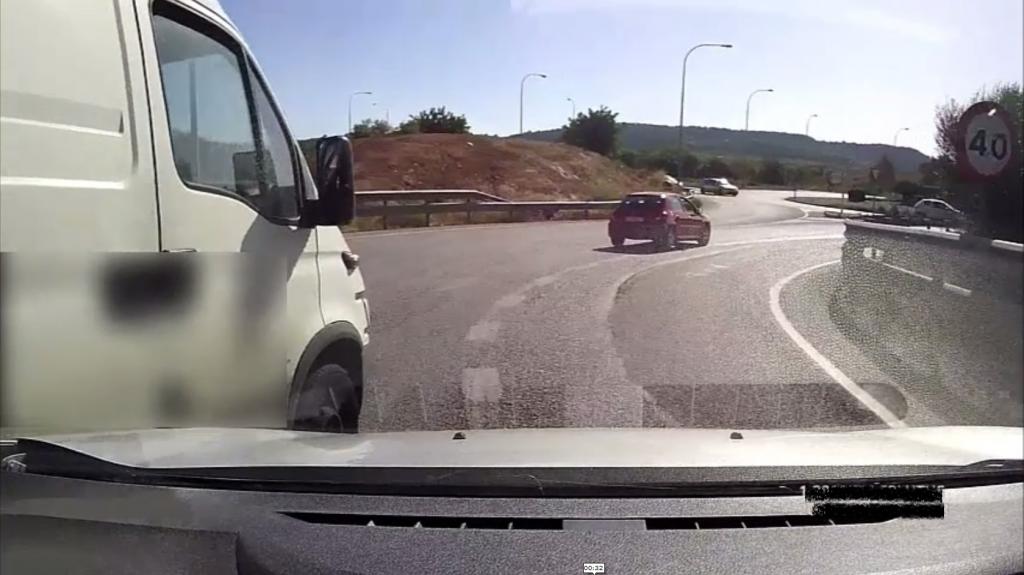 Detenido un hombre en Mallorca que embistió con su vehículo a otro después de que lo viera tirando escombros