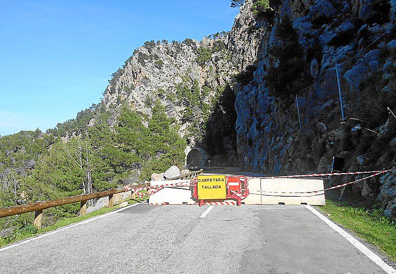 ANDRATX. CARRETERAS. La carretera de Andratx a Estellencs permanecerá cerrada tres semanas más.
