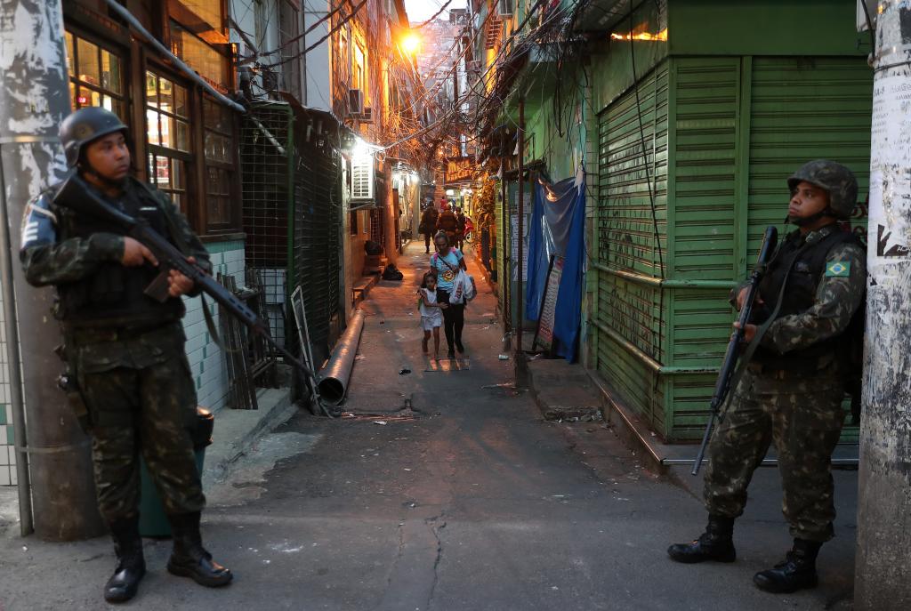 Una española muere por disparos de la policía en una favela de Río