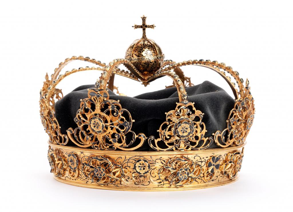 Roban dos valiosas coronas de reyes suecos del siglo XVII